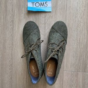 *NEW* Toms Shoes wedge lace up boots size 7.5